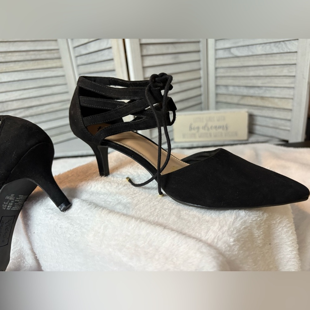 Fioni Women's Shoe KWEN STRAPPY Dress Kitten Heels Black Suede Size 8.5 - Picture 8 of 8